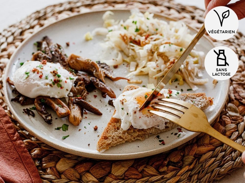 Photo de la recette Poêlée de champignons, œufs pochés & chicons